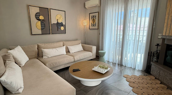 Μοντέρνο Καθιστικό: Minimal κομψότητα με ζεστές υφές