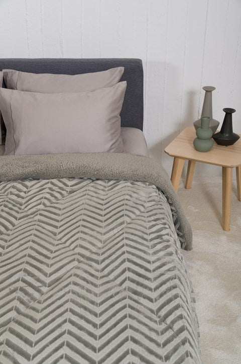 Κουβερτοπάπλωμα Naf Naf ZigFur Grey 220x240 69718