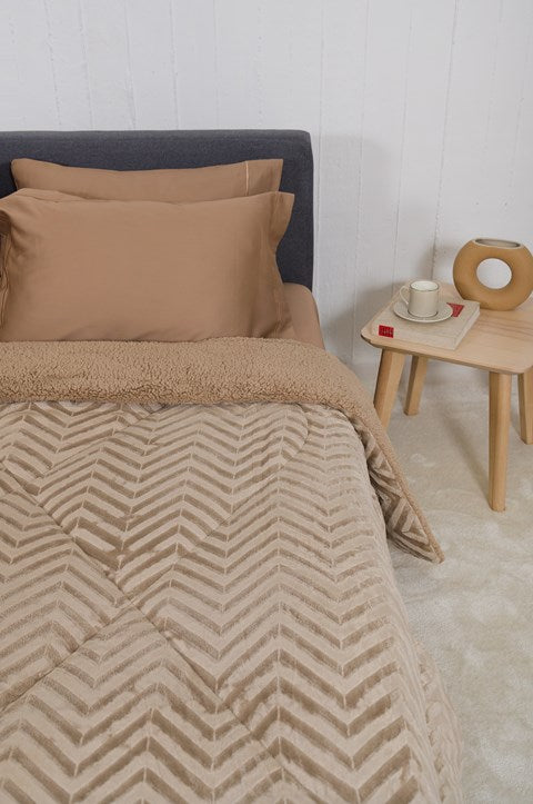 Κουβερτοπάπλωμα Naf Naf ZigFur Tan 220x240 69719