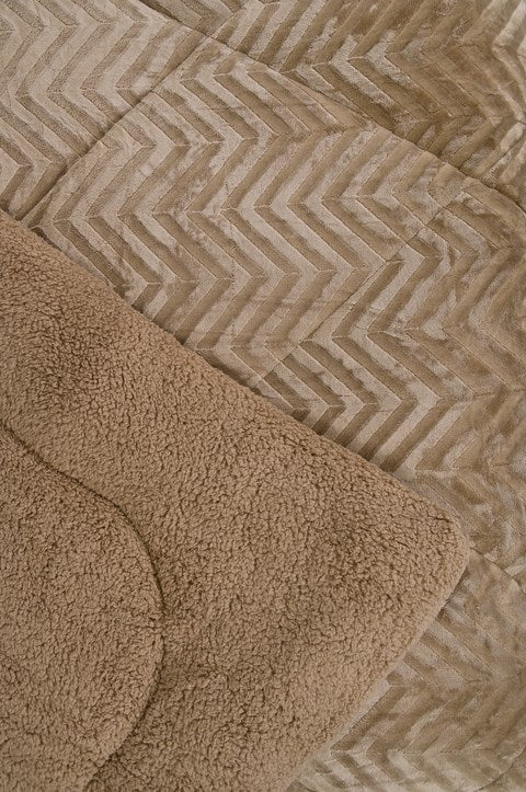 Κουβερτοπάπλωμα Naf Naf ZigFur Tan 220x240 69719